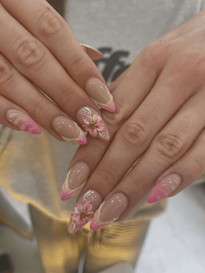 Almond Nail Shape — variation 10