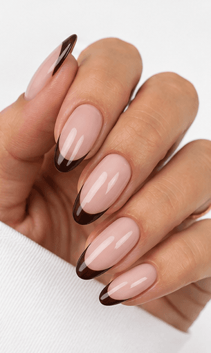 Luxury nail style embodies opulence, sophistication, and high-end glamour. Featuring rich metallic finishes, crystal embellishments, intricate gold foil, velvet textures, and premium gem-like details, this style creates a lavish, red-carpet-worthy look. It exudes wealth, elegance, and exclusivity, making every gesture feel like a statement of refined taste.