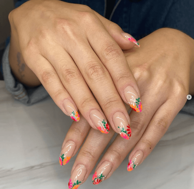 Hand-Painted Nail Style — variation 1