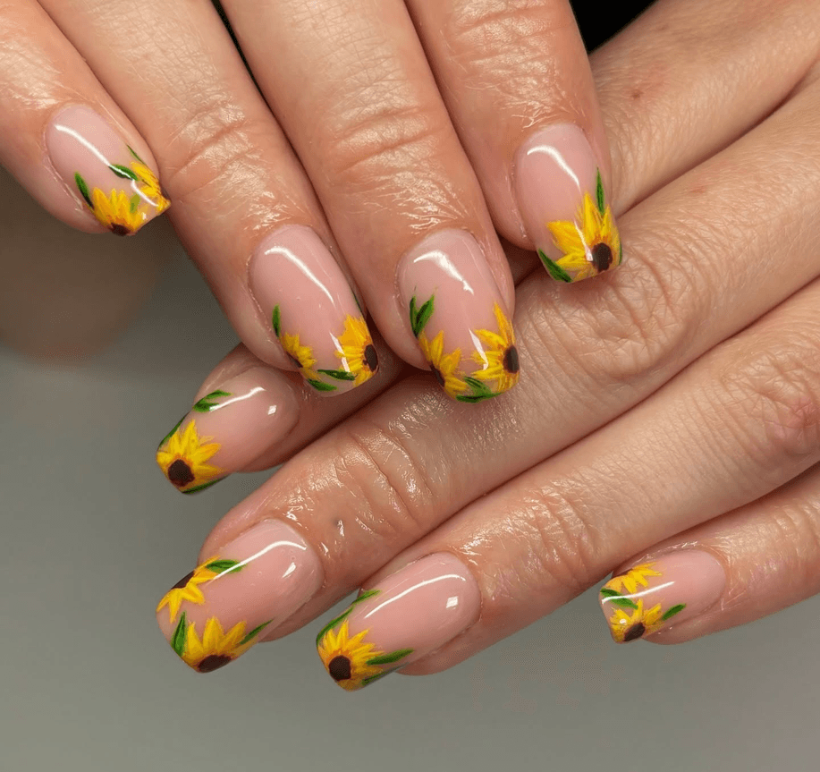 Hand-Painted Nail Style — variation 10